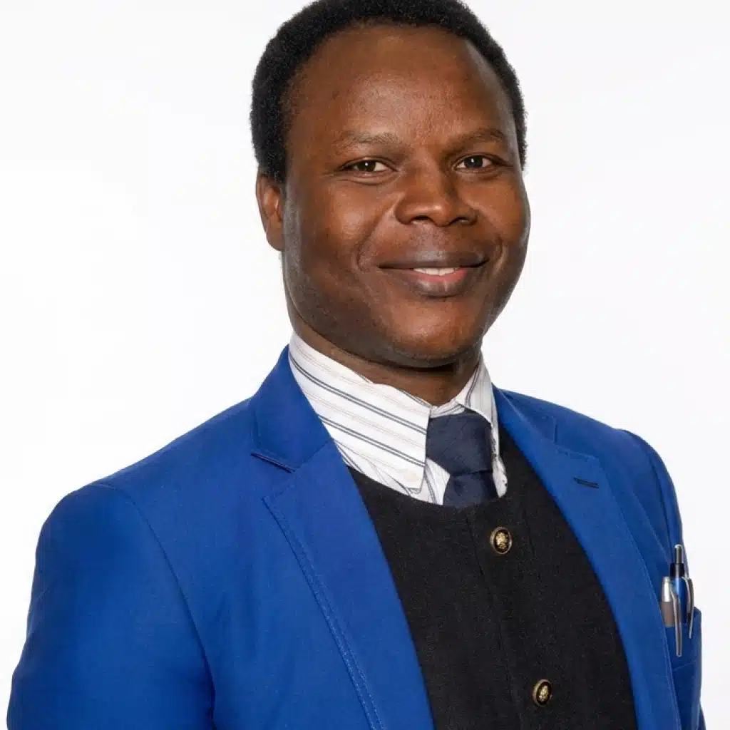 Portrait of Olatunde Oderinwale